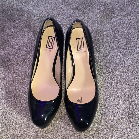 Black Heels - Picture 1 of 4